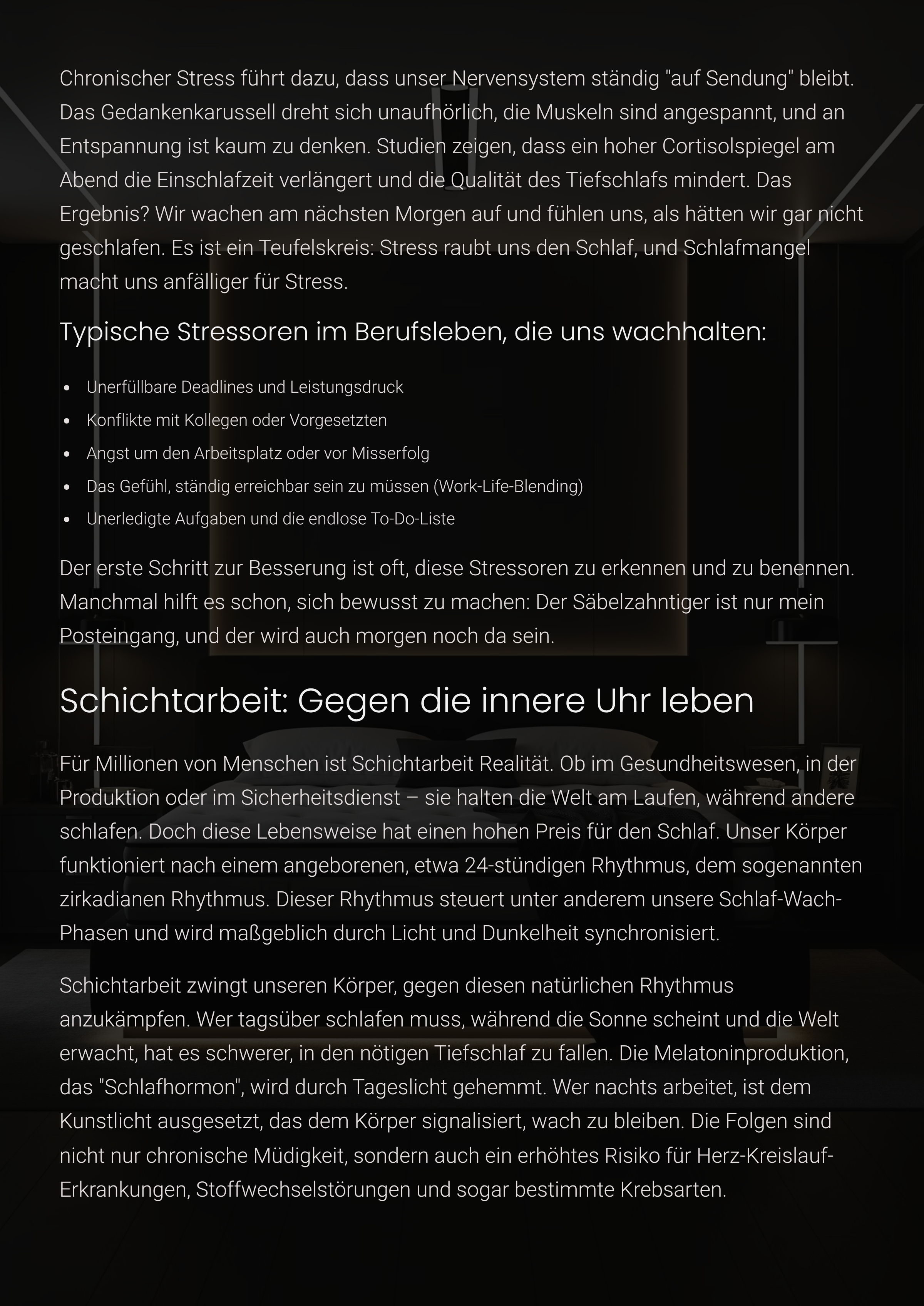 Frau entspannt in moderner Liege – Symbol für effektive Schlafstrategien und Erholung für Berufstätige im stressigen Alltag